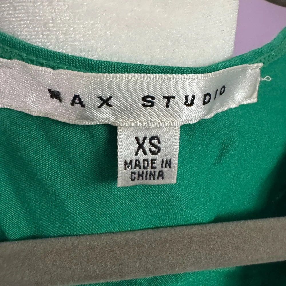 Max Studio tank size xs. - Picture 3 of 4